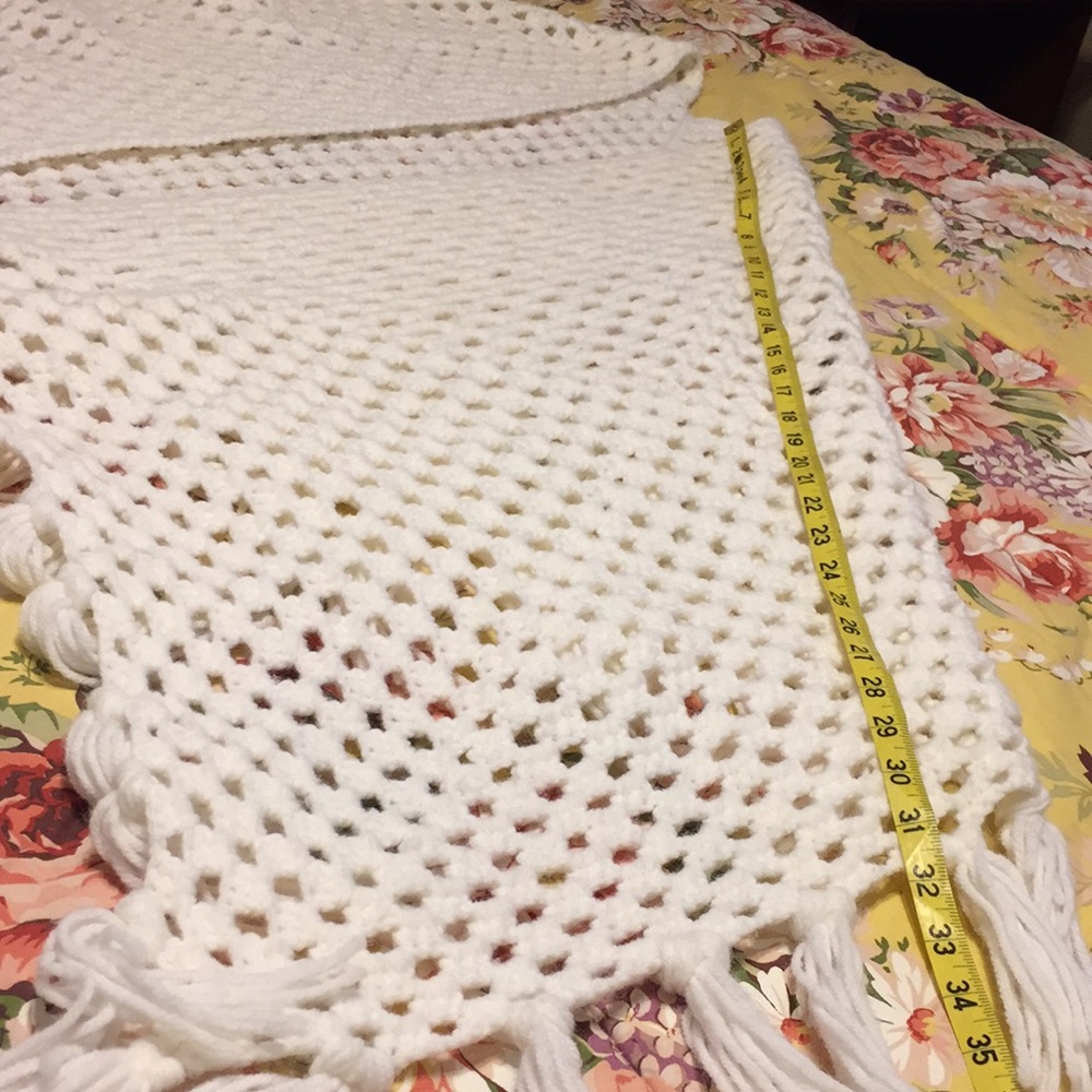 Vintage Handmade Crocheted White Shawl w/ Fringe - Picture 8 of 12